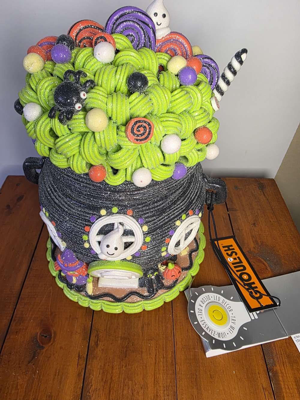 New Halloween Decor Candy Cauldron-Green, Orange & Black Lights Up
